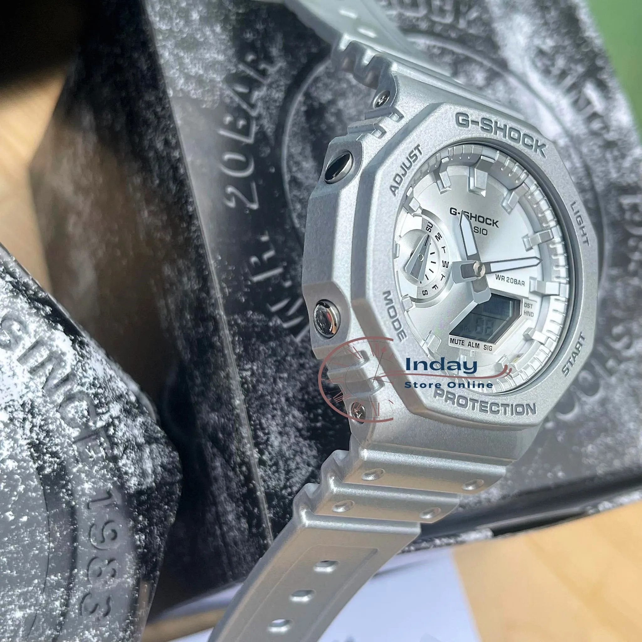 Casio G-Shock Men's Watch GA-2100FF-8A Analog-Digital 2100 Series Retro-Futuristic in Metallic Silver