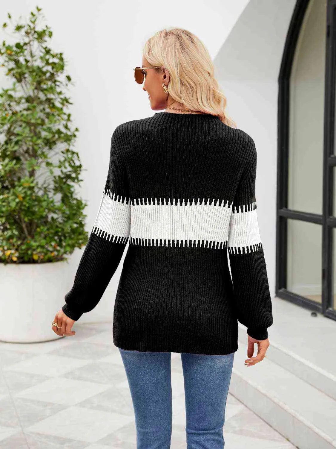 Contrast Round Neck Sweater (3 Colors)