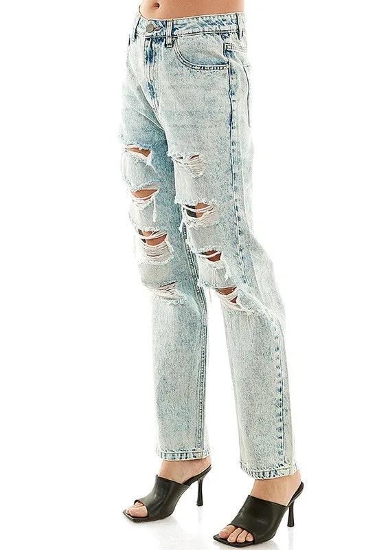 HIGH RISE RIPPED BOYFRIEND JEANS