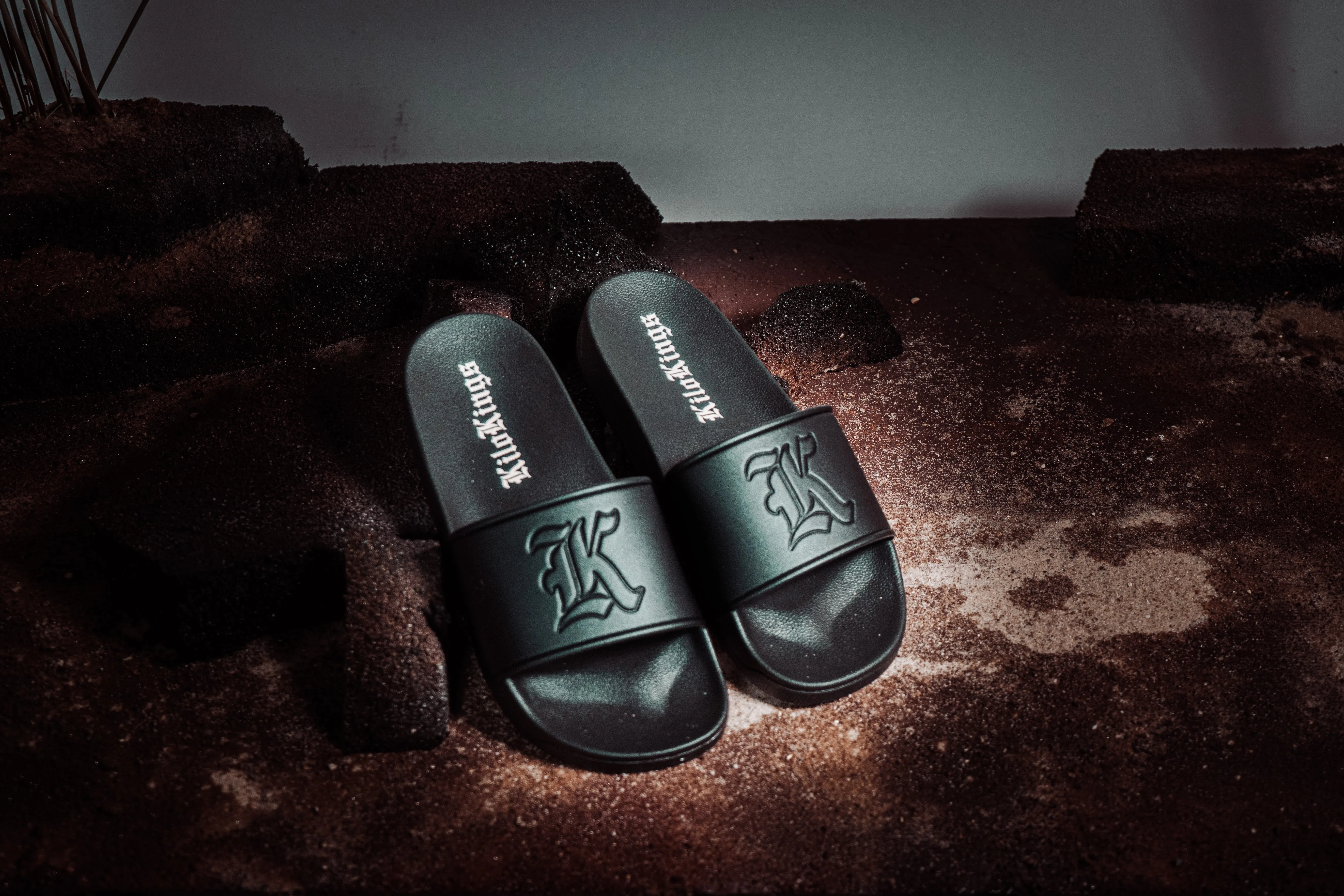 Kilo Slides (Black)