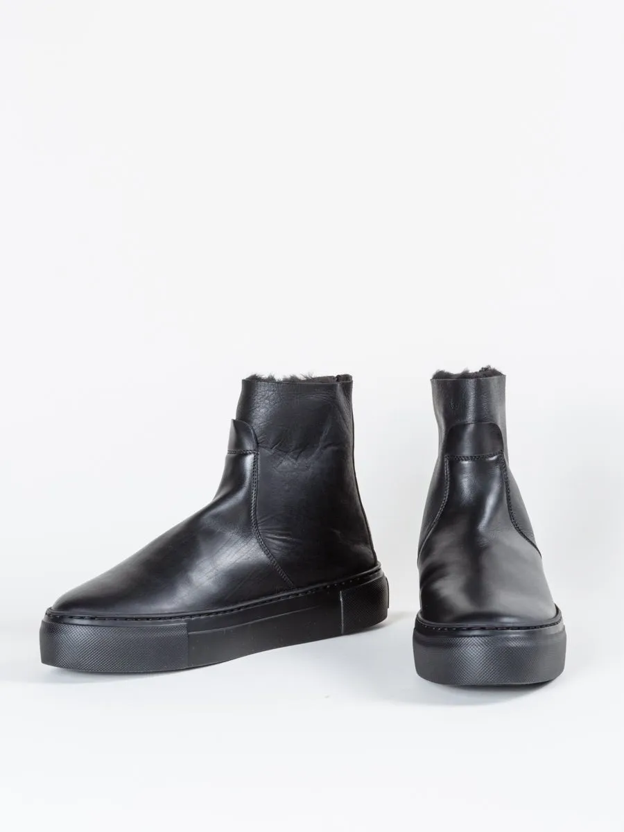 leather lowboot