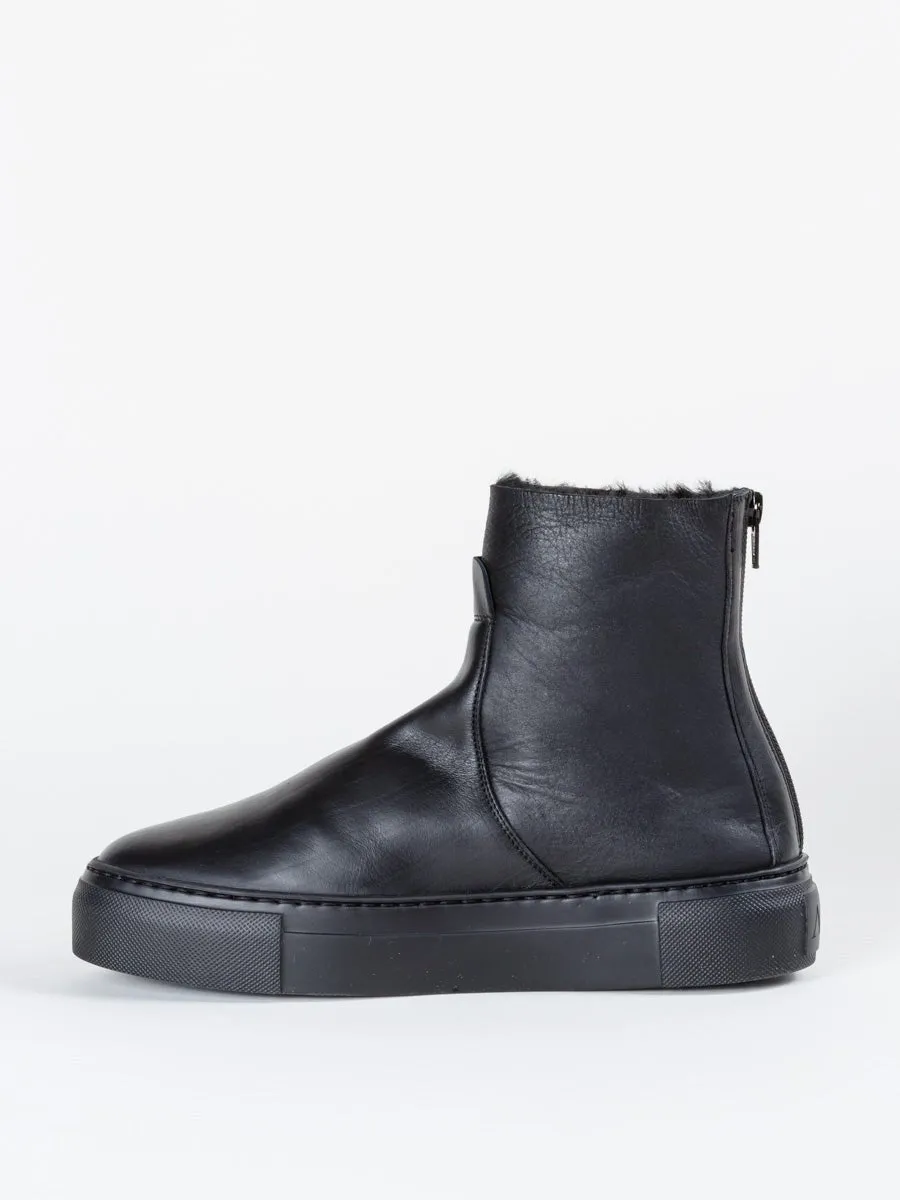 leather lowboot