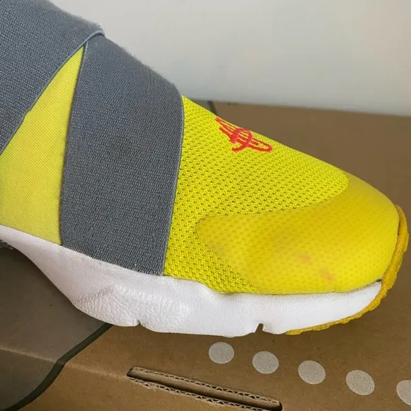 Nike Huarache Extreme Dynamic Yellow Athletic Shoes -Sz 6.5 Y- 8 W