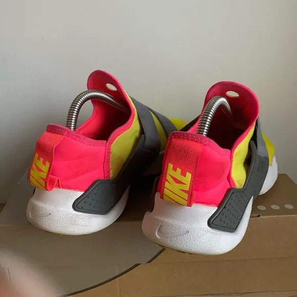 Nike Huarache Extreme Dynamic Yellow Athletic Shoes -Sz 6.5 Y- 8 W