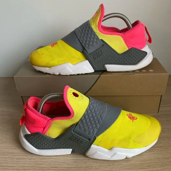 Nike Huarache Extreme Dynamic Yellow Athletic Shoes -Sz 6.5 Y- 8 W