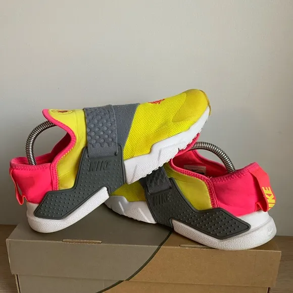 Nike Huarache Extreme Dynamic Yellow Athletic Shoes -Sz 6.5 Y- 8 W
